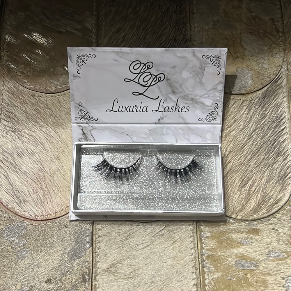 3D HIGH QUALITY STRIP LASHES